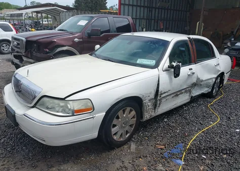 2003 Lincoln Town Car Cartier из США, поврежденный, VIN 1LNHM83W53Y627011